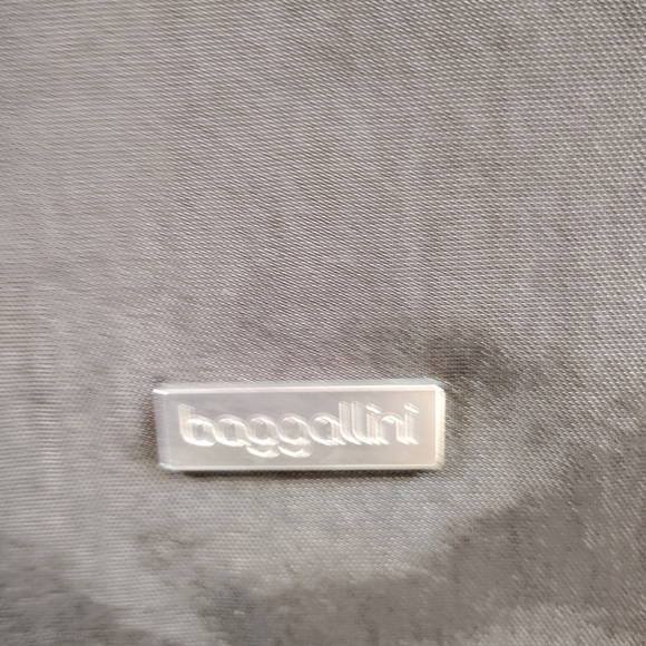 Baggallini Black Crossbody Bag - Picture 3 of 6